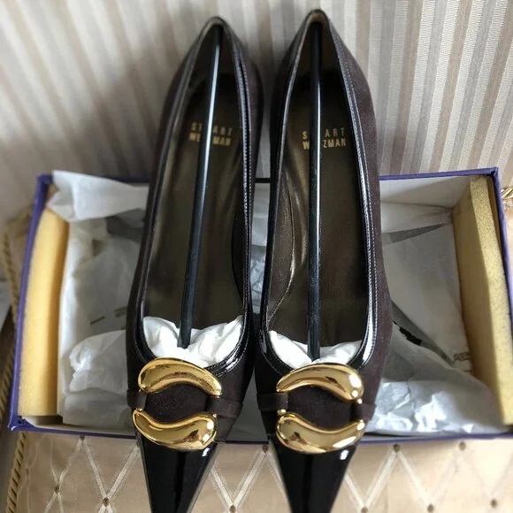 Stuart Weitzman Brown suede heels, patent leather trim,gold accent, 7.5M NIB - Picture 1 of 7